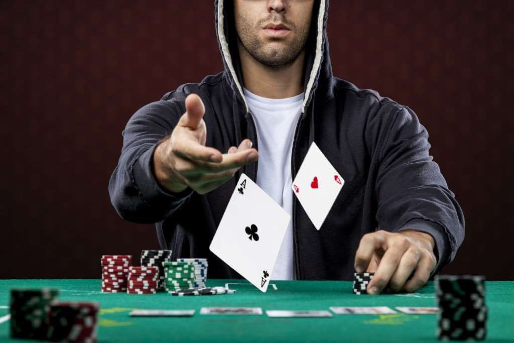 poker online v casino